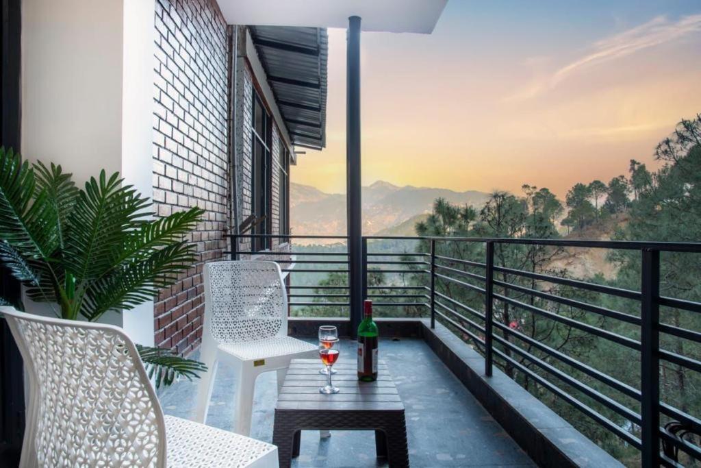 Appartement Mountain Height Kasauli Extérieur photo